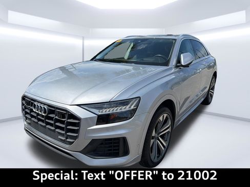 Used 2019 Audi Q8 Prestige w/ Luxury Package AWD/4WD image 3