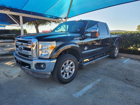 Used 2011 Ford F250 Lariat w/ Lariat Ultimate Pkg image 2