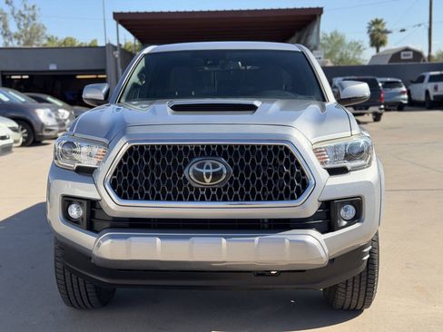 Used 2018 Toyota Tacoma TRD Sport w/ Technology Package RWD image 6