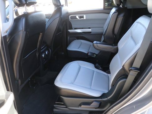 Used 2021 Ford Explorer XLT w/ Equipment Group 202A image 27