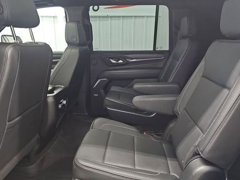 Used 2022 GMC Yukon XL Denali w/ Denali Premium Package AWD/4WD image 24