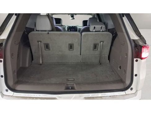 Used 2019 Chevrolet Traverse Premier w/ Driver Confidence II Package FWD image 23