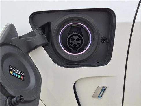 Used 2018 BMW X5 xDrive40e AWD/4WD image 24
