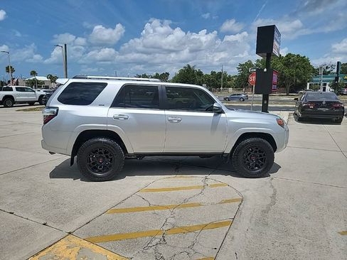 Used 2023 Toyota 4Runner SR5 Premium w/ Moonroof Package AWD/4WD image 6