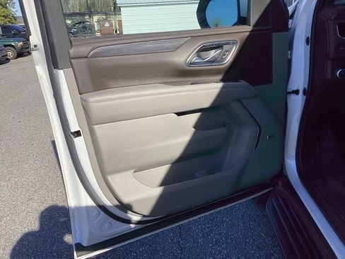 Certified 2022 GMC Yukon SLT w/ SLT Premium Package image 11