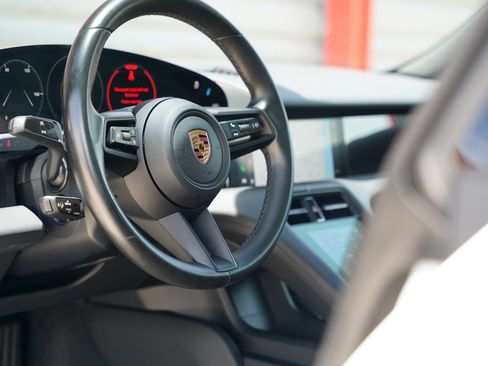 Used 2022 Porsche Taycan 4S AWD/4WD image 18