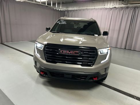 New 2026 GMC Acadia AT4 w/ Luxury Package AWD/4WD image 2