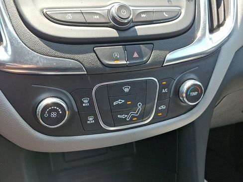 Certified 2023 Chevrolet Equinox LS w/ LS Convenience Package FWD image 17