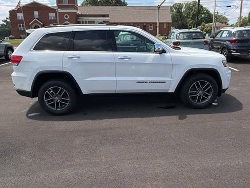 Used 2018 Jeep Grand Cherokee Limited AWD/4WD image 7