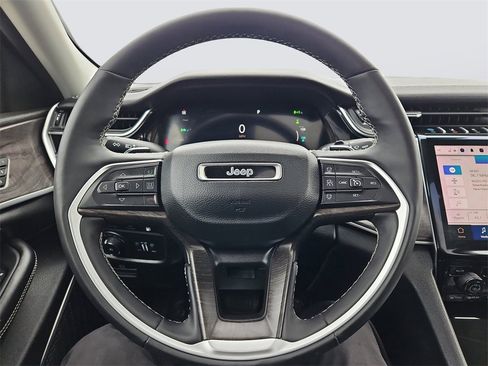 Used 2023 Jeep Grand Cherokee 4WD 4xe image 34