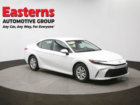 Used 2025 Toyota Camry LE image 48