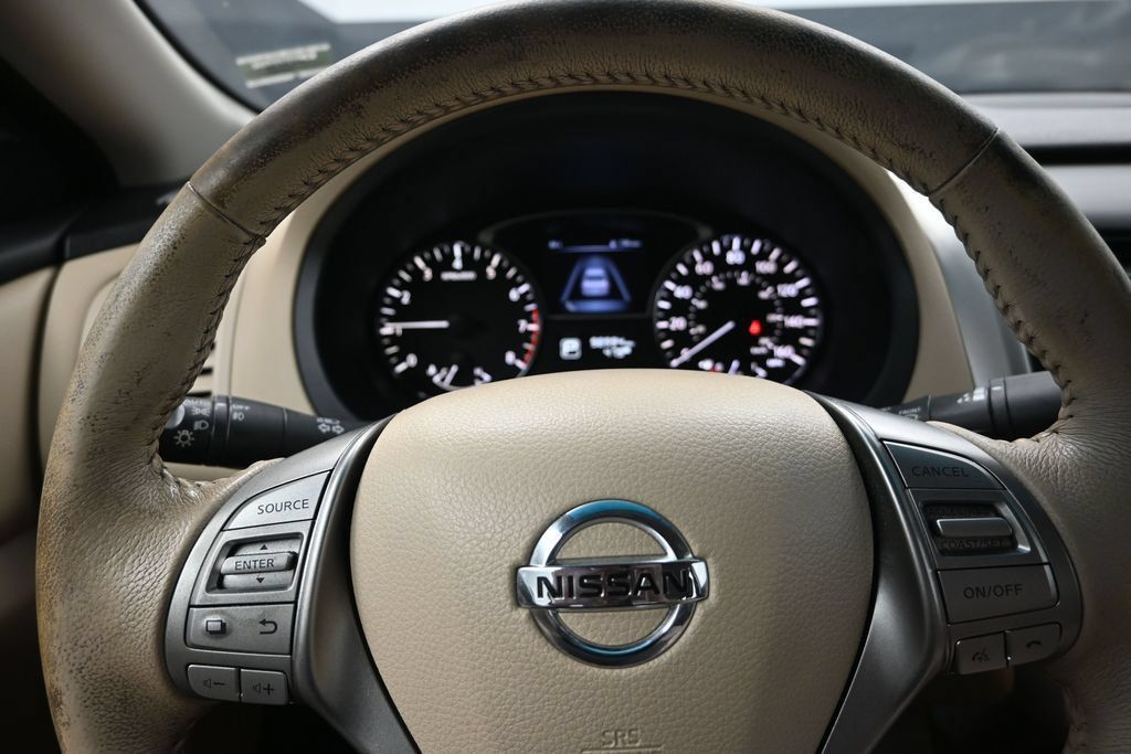 Used 2015 Nissan Altima 2.5 SV w/ Convenience Package FWD image 14