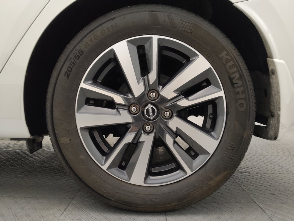 Used 2025 Nissan Versa SV w/ Trunk Package FWD image 31