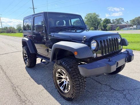Used 2017 Jeep Wrangler Sport AWD/4WD image 3