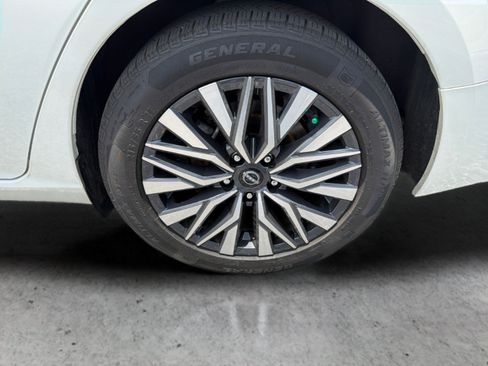 Certified 2024 Nissan Altima 2.5 SV FWD image 38