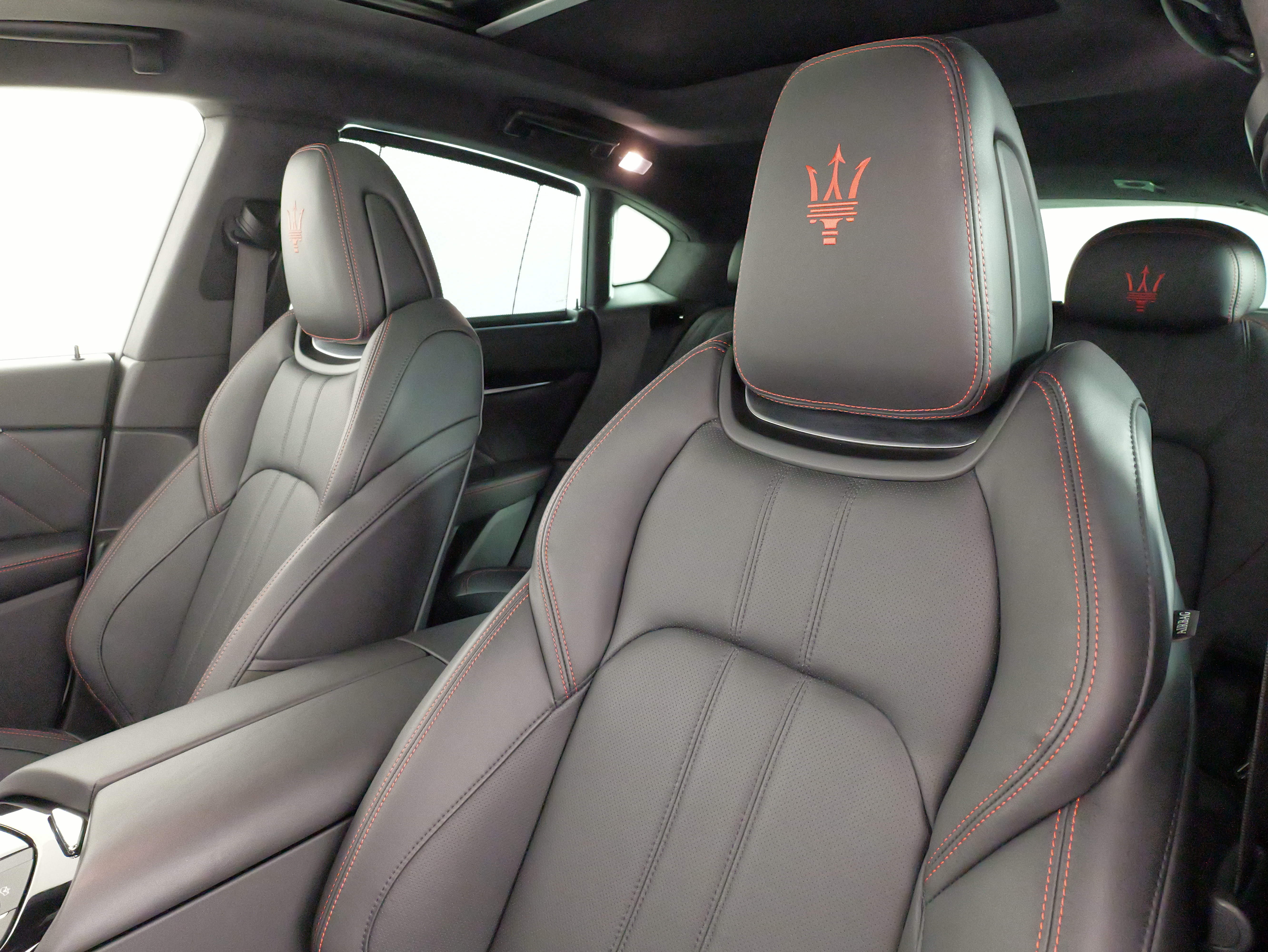 Used 2024 Maserati Levante GT Ultima AWD/4WD image 33