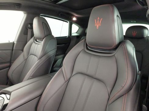 Used 2024 Maserati Levante GT Ultima AWD/4WD image 33