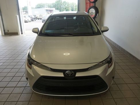 Used 2024 Toyota Corolla LE FWD image 12