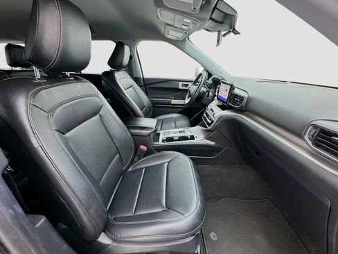 Used 2020 Ford Explorer XLT w/ Equipment Group 202A image 20