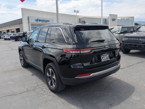 Used 2023 Jeep Grand Cherokee 4WD 4xe image 9
