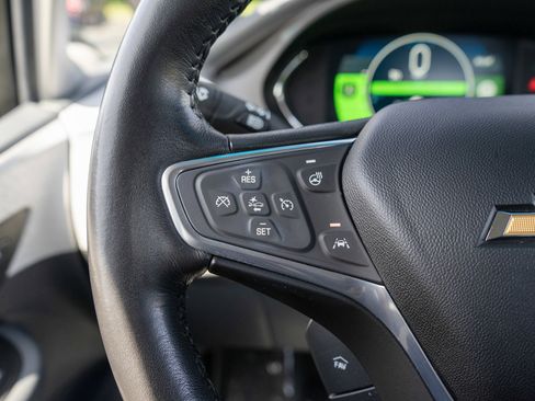Used 2019 Chevrolet Bolt Premier w/ Infotainment Package FWD image 23