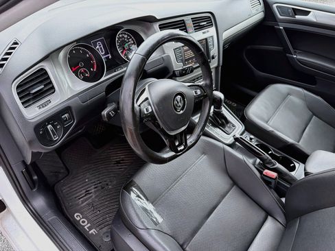 Used 2017 Volkswagen Golf S FWD image 25