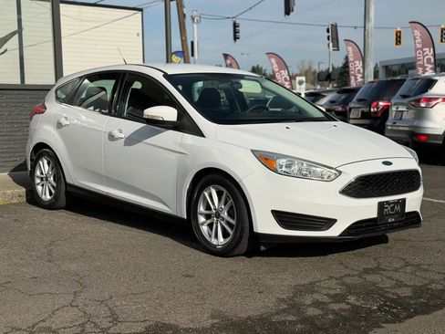Used 2015 Ford Focus SE image 3