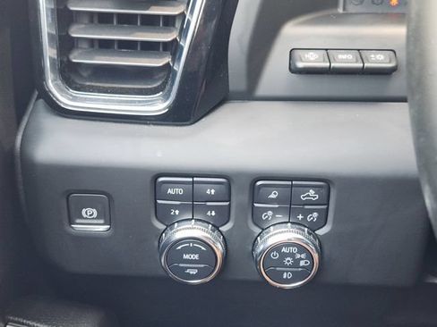 Used 2024 GMC Sierra 2500 Denali w/ Denali Reserve Package AWD/4WD image 23