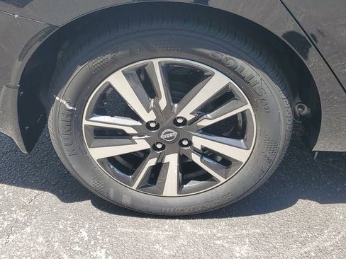 Certified 2025 Nissan Versa SV w/ Trunk Package FWD image 5