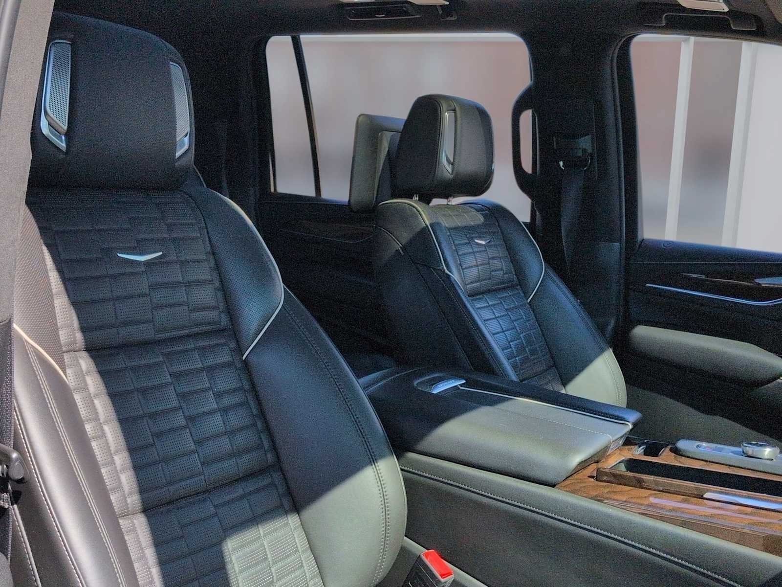 Used 2021 Cadillac Escalade ESV Sport Platinum AWD/4WD image 27