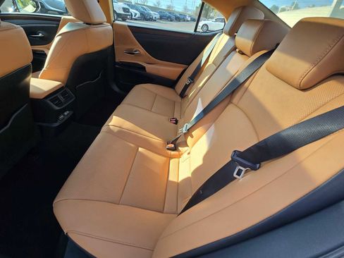 Used 2025 Lexus ES 350 w/ Premium Package image 19