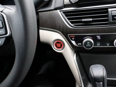 Certified 2018 Honda Accord EX image 25