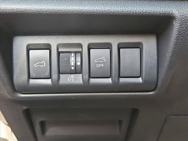 Used 2023 Subaru Outback Premium AWD/4WD image 17