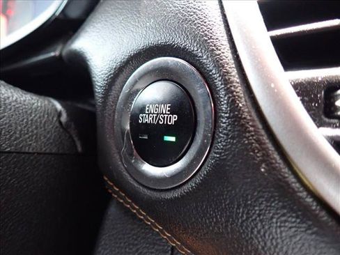 Used 2018 Chevrolet Trax LT w/ LT Convenience Package FWD image 21