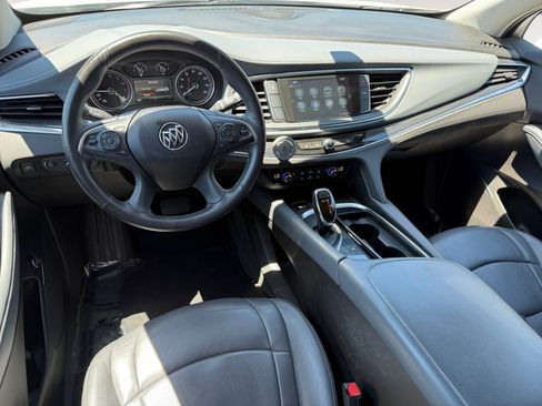 Used 2018 Buick Enclave Essence FWD image 15