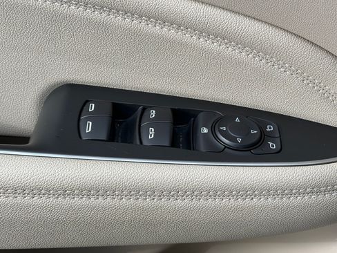 Used 2019 Buick Regal Essence w/ Driver Confidence Package I FWD image 18