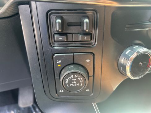Used 2022 Ford F150 Raptor w/ Raptor 37 Performance Package AWD/4WD image 18