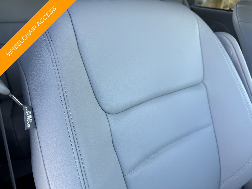 Used 2017 Toyota Sienna XLE Premium FWD image 39