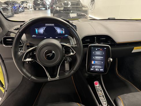 Used 2023 McLaren Artura RWD image 14