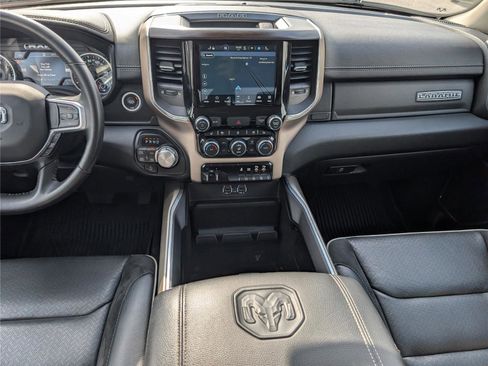 Used 2022 RAM 1500 Laramie AWD/4WD image 18