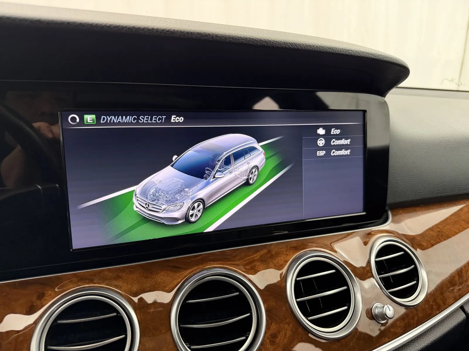 Used 2019 Mercedes-Benz E 450 4MATIC Wagon image 30