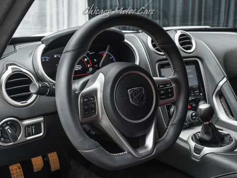 Used 2013 SRT Viper GTS w/ GTS Laguna Interior Pkg image 9