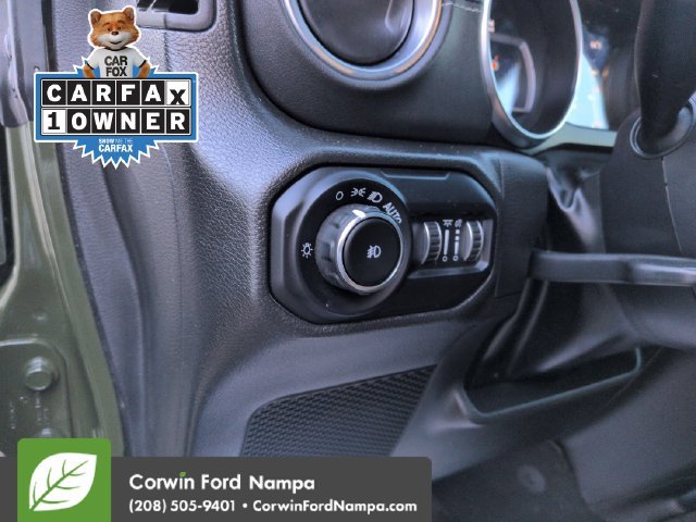 Used 2022 Jeep Wrangler Unlimited Sahara w/ LED Lighting Group AWD/4WD image 13