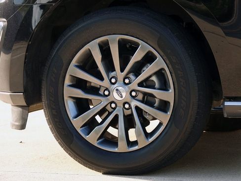 Used 2020 Ford Expedition Limited image 25