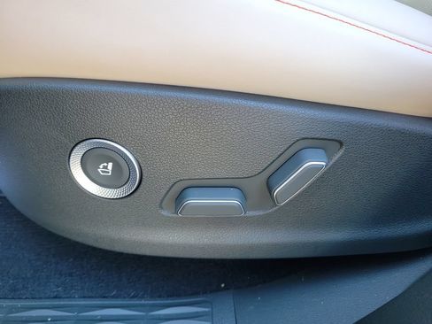 Used 2025 Genesis GV80 3.5T e-SC AWD/4WD image 9