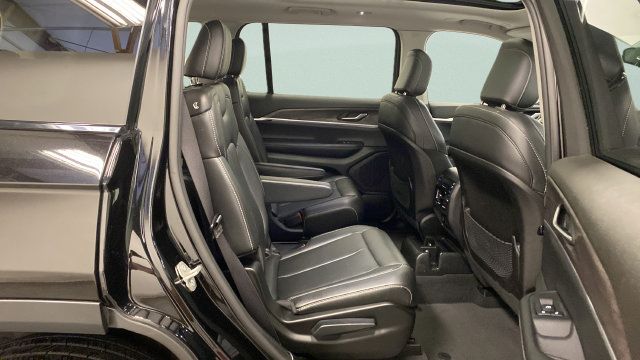 Used 2023 Jeep Grand Cherokee L Limited AWD/4WD image 34
