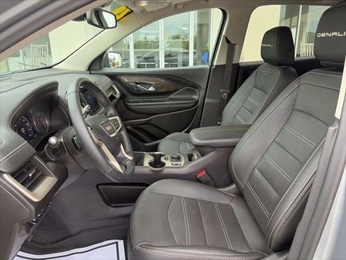 Used 2024 GMC Terrain Denali AWD/4WD image 10