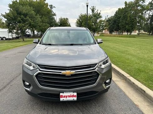 Used 2020 Chevrolet Traverse LT FWD image 4