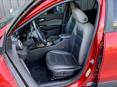 Used 2024 Chevrolet Trax ACTIV w/ Driver Confidence Package FWD image 25