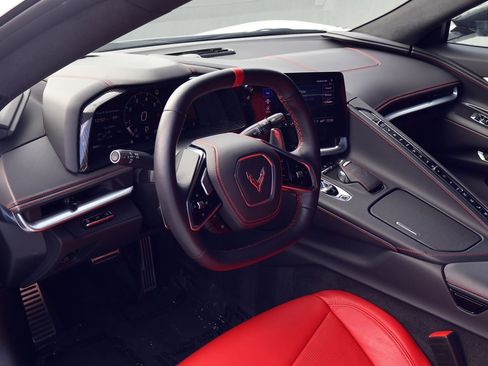 Used 2022 Chevrolet Corvette 3LT w/ Z51 Performance Package image 4